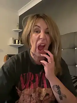 blondebitch2 online show from 7, 1, 2025