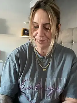 blondebitch2 online show from 10, 1, 2025