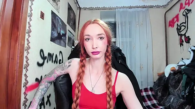 Roxy Silver online show from 8, 9, 2025