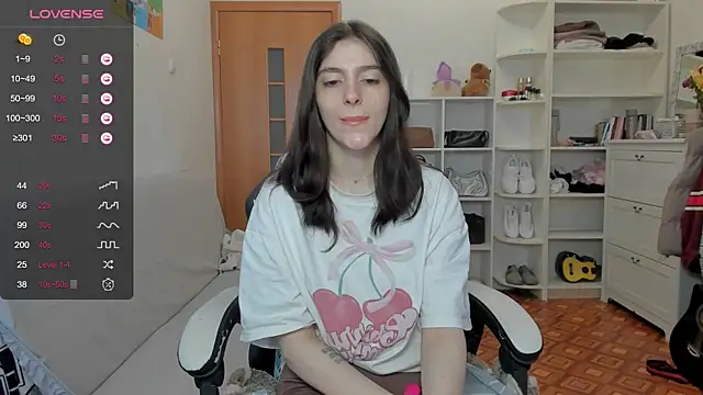 Snapshot of broosnica1 chatting on 8, 4, 2026 broosnica1 online show from 8, 4, 2026