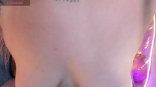 ViolettaHotLatin  online show from 25, 1, 2025