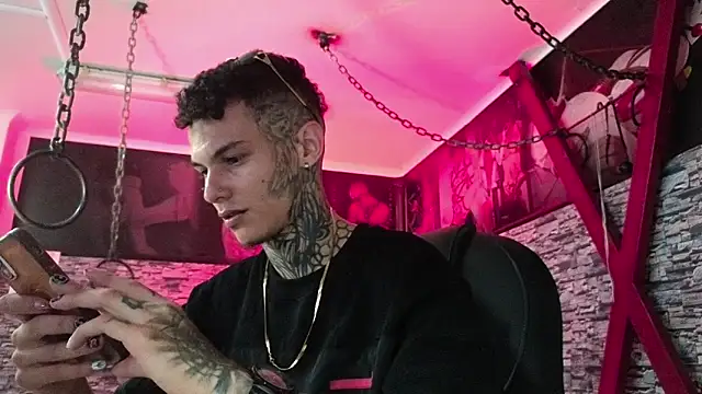 Stuart Boy  online show from 29, 10, 2025