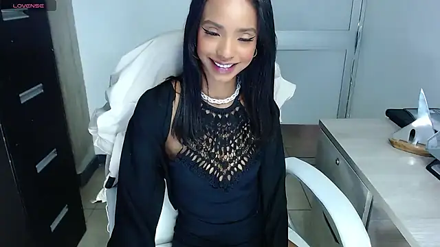 Snapshot of xenia_golden chatting on 22, 3, 2025 xenia golden online show from 22, 3, 2025