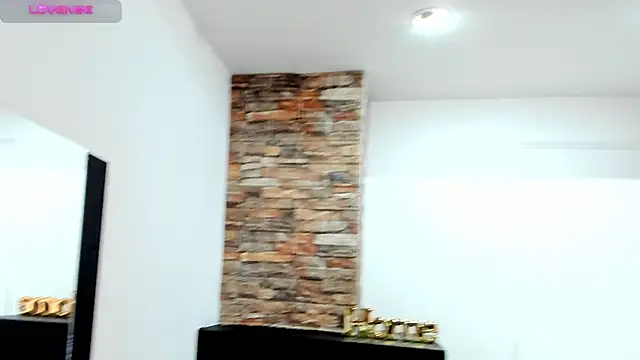  AlejaCruz  online show from 11, 11, 2025