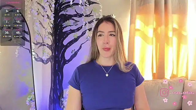  AlejaCruz  online show from 7, 5, 2026