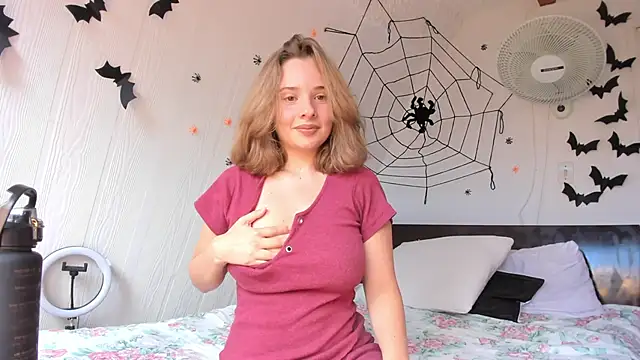 Sophy Bunny online show from 16, 10, 2025