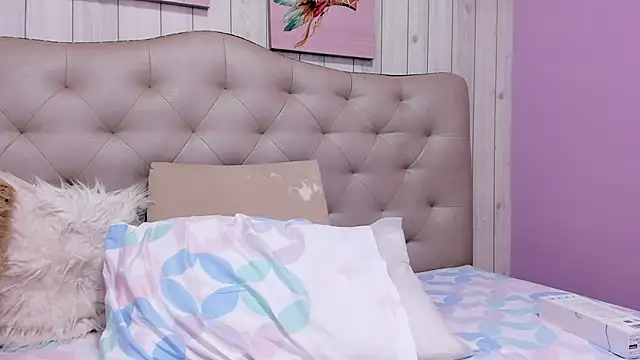 Latin Rachell3 online show from 4, 3, 2025