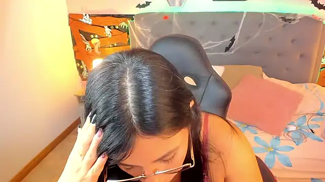 Latin Rachell3 online show from 18, 10, 2025