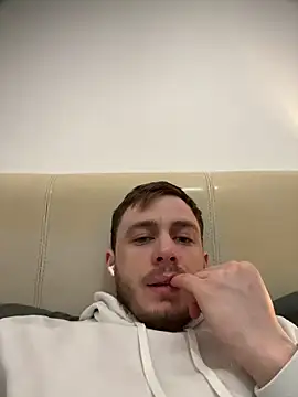 Julian128 online show from 3, 3, 2025