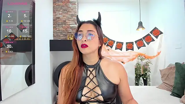 Snapshot of _LaraMom_ chatting on 31, 10, 2025 LaraMom online show from 31, 10, 2025