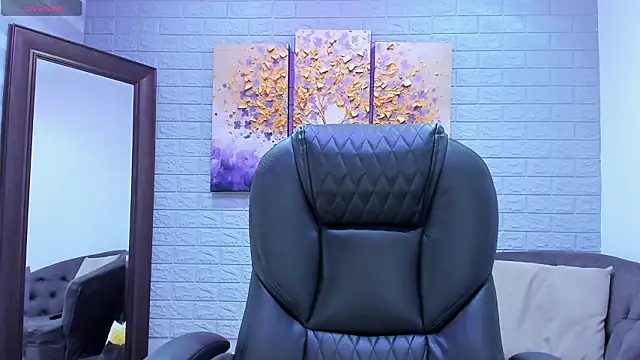 Snapshot of _LaraMom_ chatting on 25, 3, 2026 LaraMom online show from 25, 3, 2026