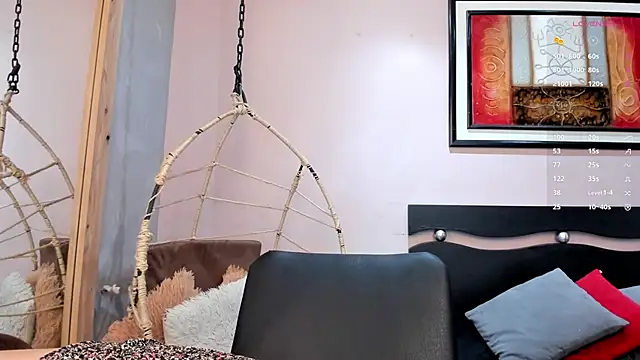  LaraMom  online show from 19, 5, 2026