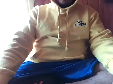 Snapshot of Hardnoisex chatting on 12, 11, 2025 Hardnoisex online show from 12, 11, 2025