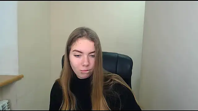 zoey deuttch online show from 5, 12, 2024