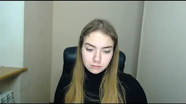 zoey deuttch online show from 5, 12, 2024