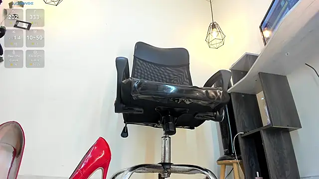 victoria Christie online show from 5, 10, 2025