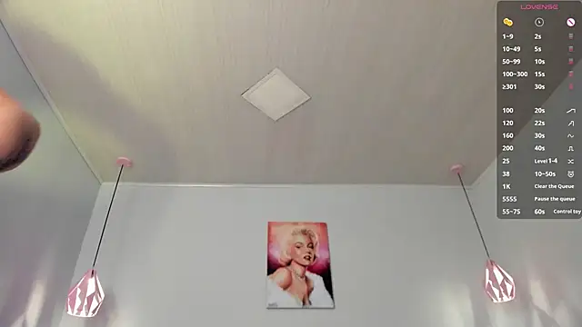 tiffani  love online show from 13, 3, 2025