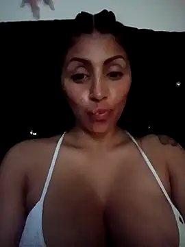 tiffani  love online show from 15, 9, 2025