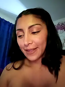 tiffani  love online show from 22, 9, 2025