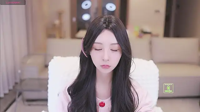 Snapshot of JayPope chatting on 8, 10, 2025 JayPope online show from 8, 10, 2025