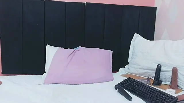 kinkyhousewifee online show from 16, 5, 2026