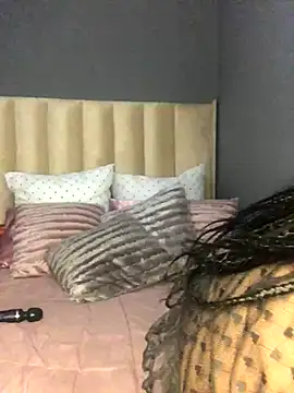 Snapshot of Nicole_Liam_ chatting on 4, 10, 2025 Nicole Liam  online show from 4, 10, 2025