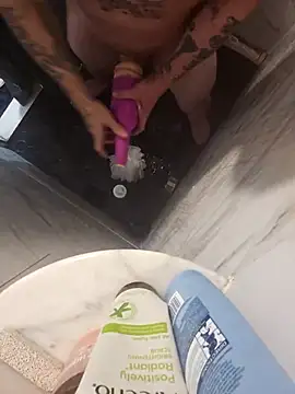 Snapshot of freakeypoint chatting on 12, 1, 2025 freakeypoint online show from 12, 1, 2025