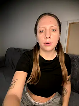 Snapshot of Sashabunny chatting on 12, 9, 2025 Sashabunny online show from 12, 9, 2025