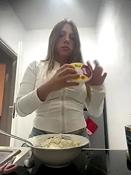 Snapshot of Sashabunny chatting on 14, 10, 2025 Sashabunny online show from 14, 10, 2025