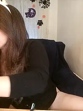 Snapshot of Kimiechanuwu chatting on 28, 10, 2025 Kimiechanuwu online show from 28, 10, 2025