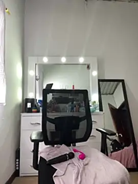 sammanta boobs online show from 10, 7, 2026