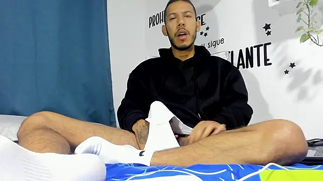 Snapshot of Aronxxs chatting on 24, 10, 2025 Aronxxs online show from 24, 10, 2025