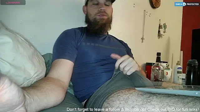 Snapshot of dikdowndaddy chatting on 4, 4, 2026 dikdowndaddy online show from 4, 4, 2026