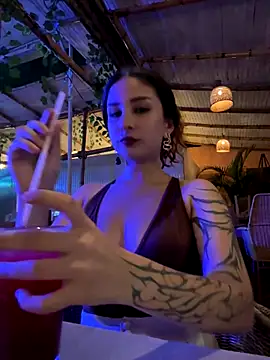 Snapshot of Mon_Cherry chatting on 7, 11, 2025 Mon Cherry online show from 7, 11, 2025