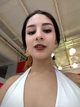 Snapshot of Mon_Cherry chatting on 11, 11, 2025 Mon Cherry online show from 11, 11, 2025