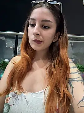 Snapshot of Mon_Cherry chatting on 17, 12, 2025 Mon Cherry online show from 17, 12, 2025