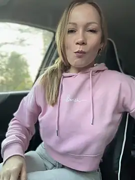 Snapshot of LavenderHot chatting on 18, 10, 2025 LavenderHot online show from 18, 10, 2025