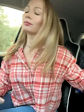 Snapshot of LavenderHot chatting on 25, 10, 2025 LavenderHot online show from 25, 10, 2025