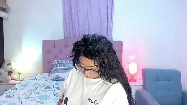 Latinabombsheell online show from 21, 6, 2026