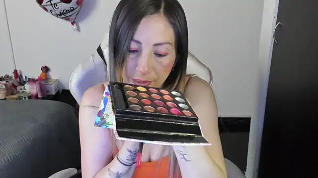 Andreina Suann online show from 17, 9, 2025