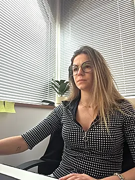 lucie mehott online show from 20, 2, 2026