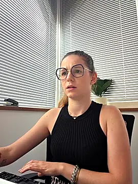 lucie mehott online show from 18, 5, 2026