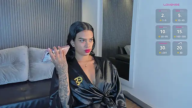 saracorraless online show from 11, 12, 2024