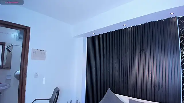 saracorraless online show from 13, 9, 2025