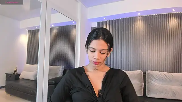 saracorraless online show from 3, 10, 2025