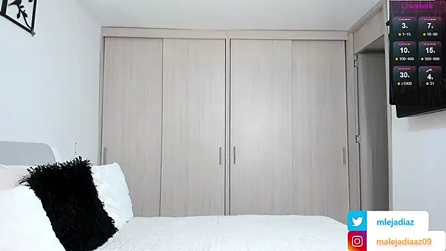 Snapshot of MalejaDiaz_ chatting on 1, 2, 2025 MalejaDiaz online show from 1, 2, 2025