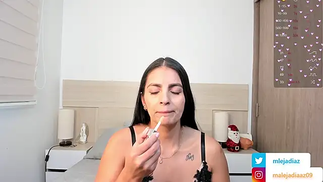 Snapshot of MalejaDiaz_ chatting on 15, 12, 2025 MalejaDiaz online show from 15, 12, 2025