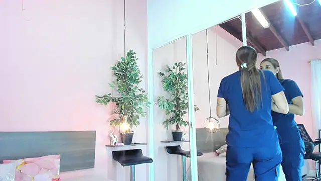 Snapshot of Alana_Suares1 chatting on 18, 9, 2025 Alana Suares1 online show from 18, 9, 2025