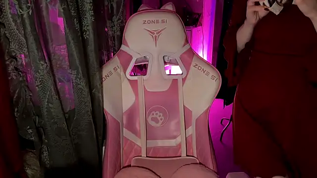 Snapshot of pearl_princess_ chatting on 23, 10, 2025 pearl princess online show from 23, 10, 2025