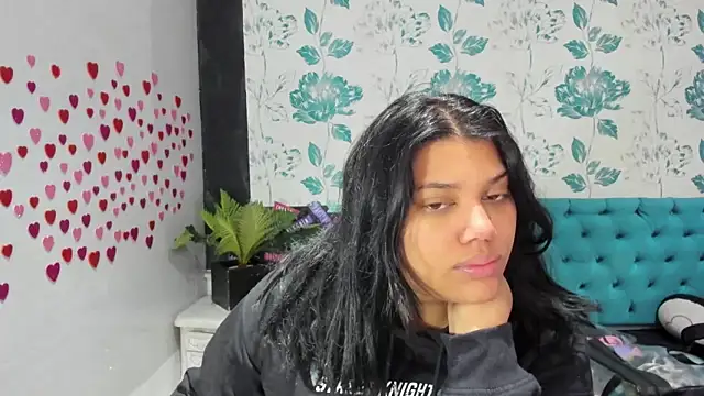 LindaBreeS online show from 1, 2, 2025